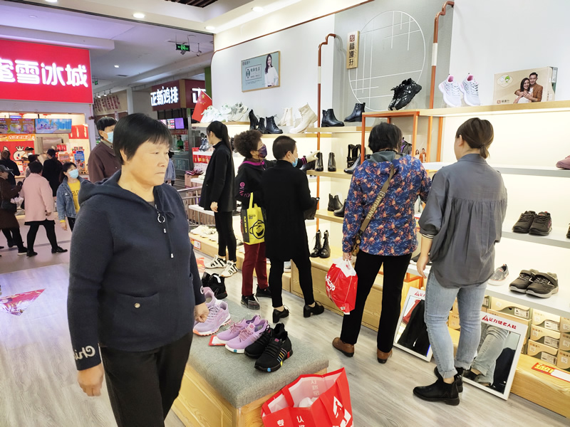 鞋子品牌加盟-现在鞋子品牌特别多，选择哪个加盟更具有吸引力呢？