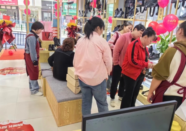 开鞋店新手怎么拿货？