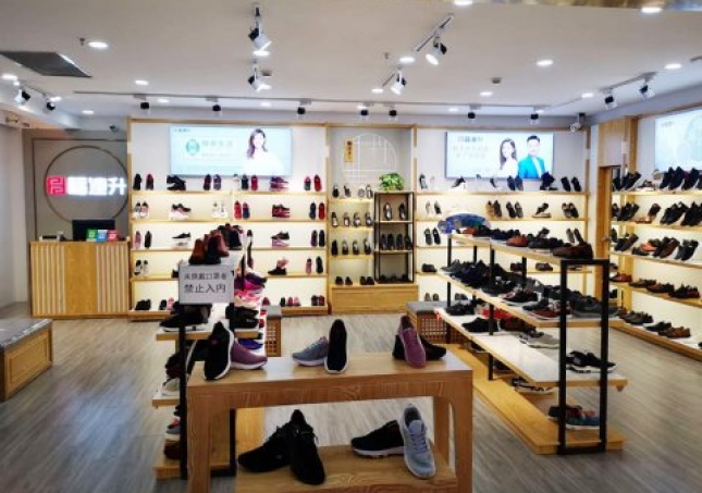 贺：内蒙古赤峰市松山区福连升北京布鞋华联店重装开业！