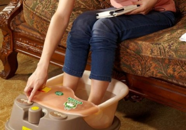 女人每天泡脚的好处-女人常泡脚有什么好处？