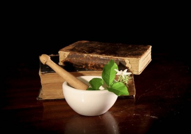 艾草泡脚的功效-艾叶泡脚的功效