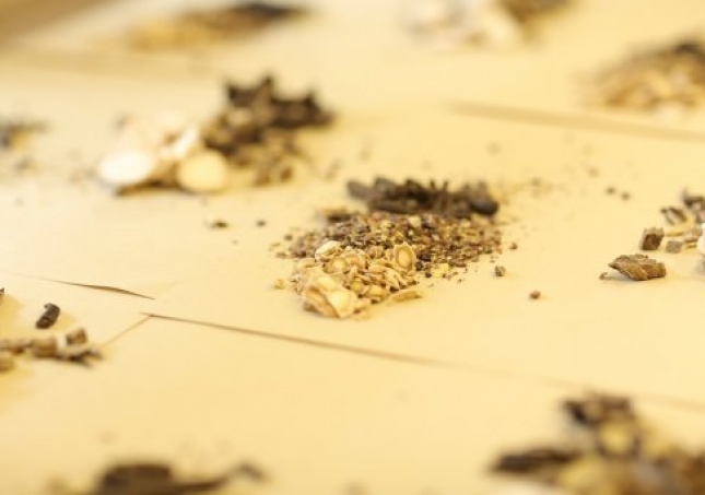 艾叶泡脚的功效-艾叶泡脚的功效