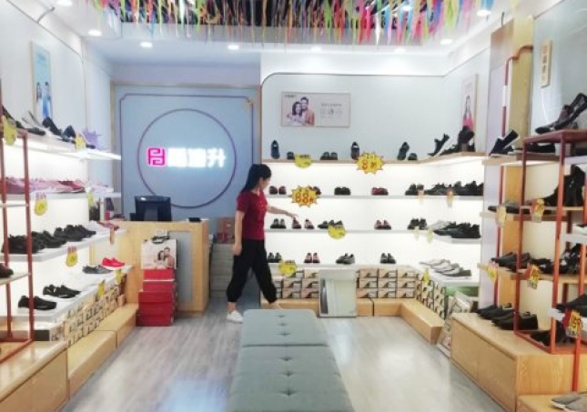 贺：福连升休闲鞋北京布鞋山东德州平原成和店正式开业！